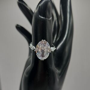 NWOT Bling Jewelry Silver Oval-Cut Ring
